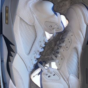 Air Jordan 5 Stealths